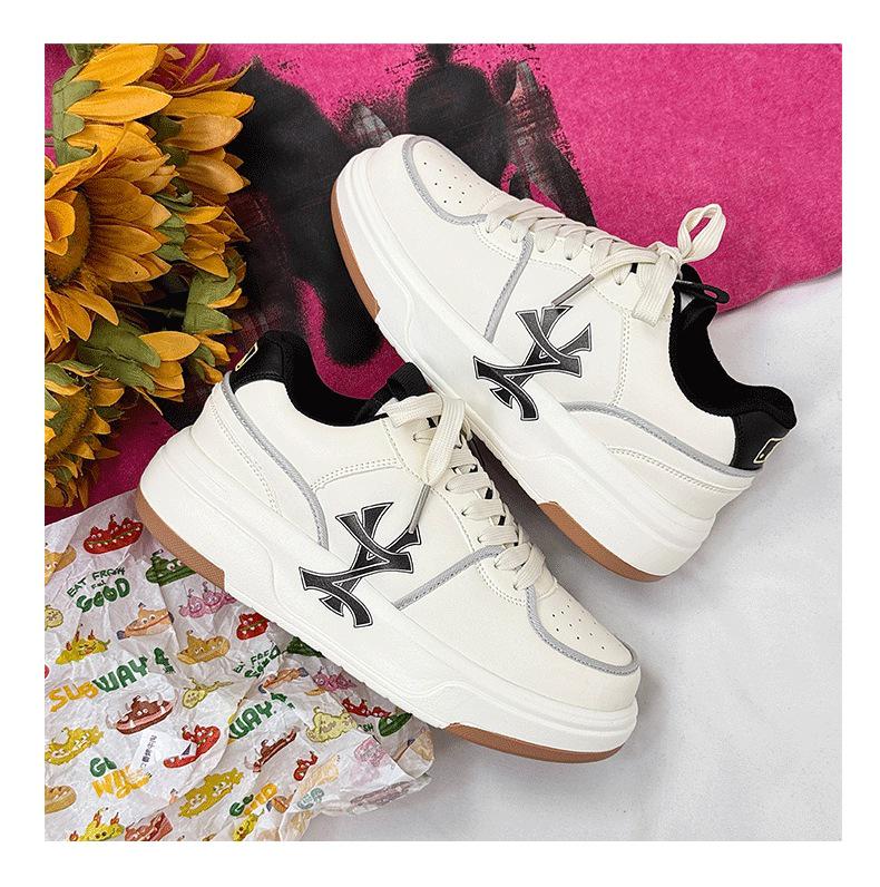 Men's 2025 Niche Summer Breathable Anti-Odor White Thick-Soled Height-Increasing Casual Sneakers