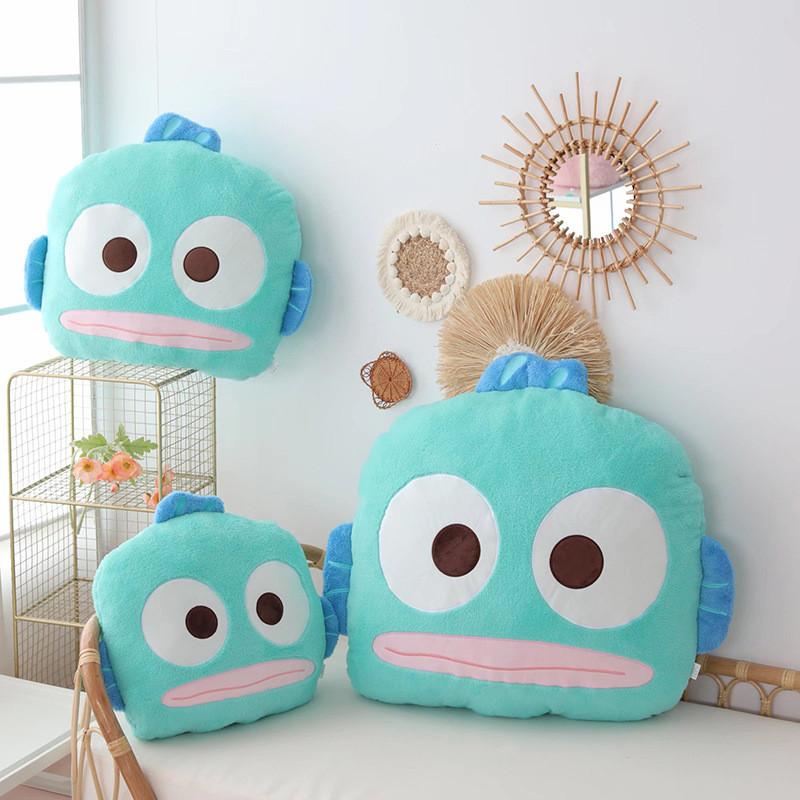 Cuscino Peluche Sanrio Hangyodon con Design Ricamato per Arredo Salotto e Camera da Letto