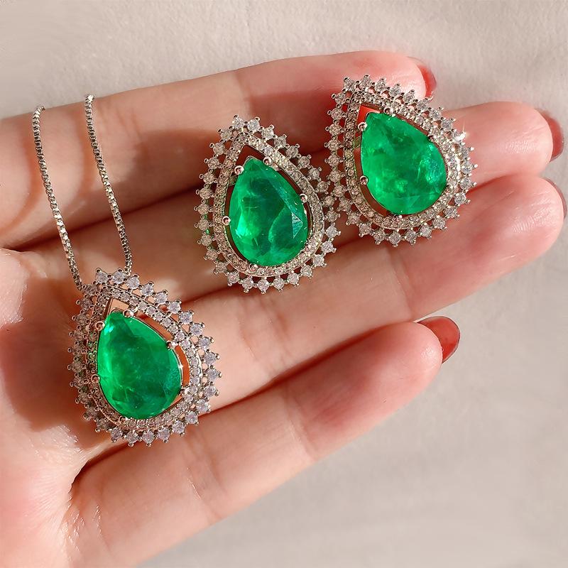 Jewelry Classic Imitation Treasure Emerald Jewelry Set Water Drop Shaped Main Stone 10 * 14
