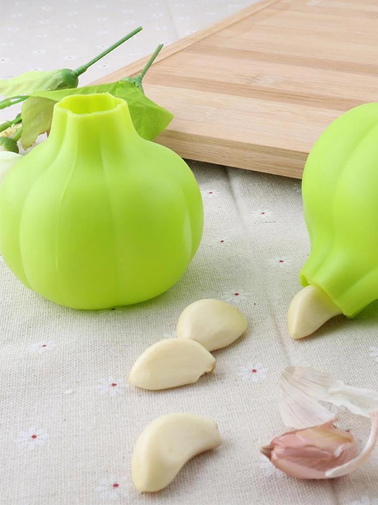 

1pc-Silicone Garlic Peeler - Soft, Uncharged, Kitchen Gadget for Easy Garlic Peeling in RVs and Commercial Use зелёный