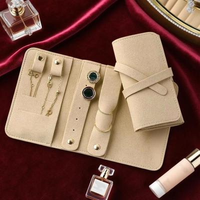 Schmuckherstellung – Verpackung & Präsentation von Schmuck