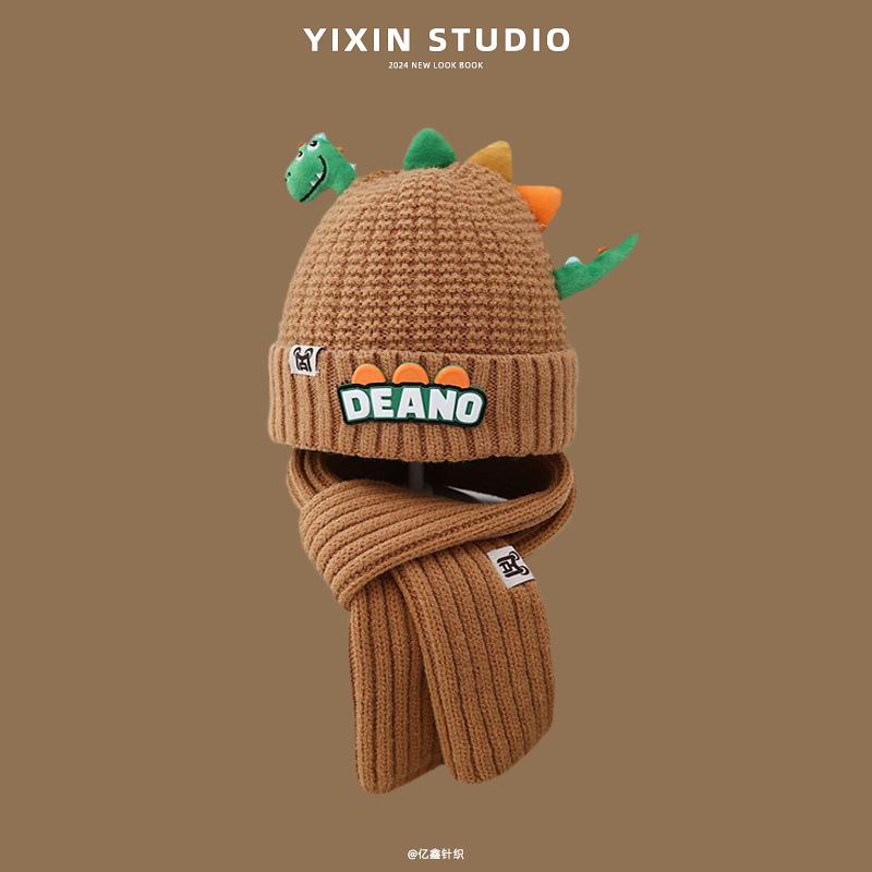 

Новый детский набор из двух предметов: шапка и шарф, милая шапка из теплой вязаной шерсти с маленьким динозавриком, детская шапка-пуловер для улицы