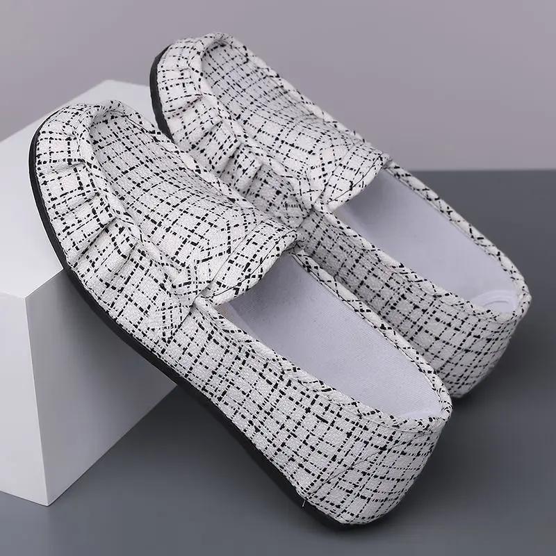 

Fashion Man Shoe Canvas Slip-on Summer Classic Original Non-leather Sneakers Breathable Comfortable Vulcanize Deals Casual Shoes for Men 46