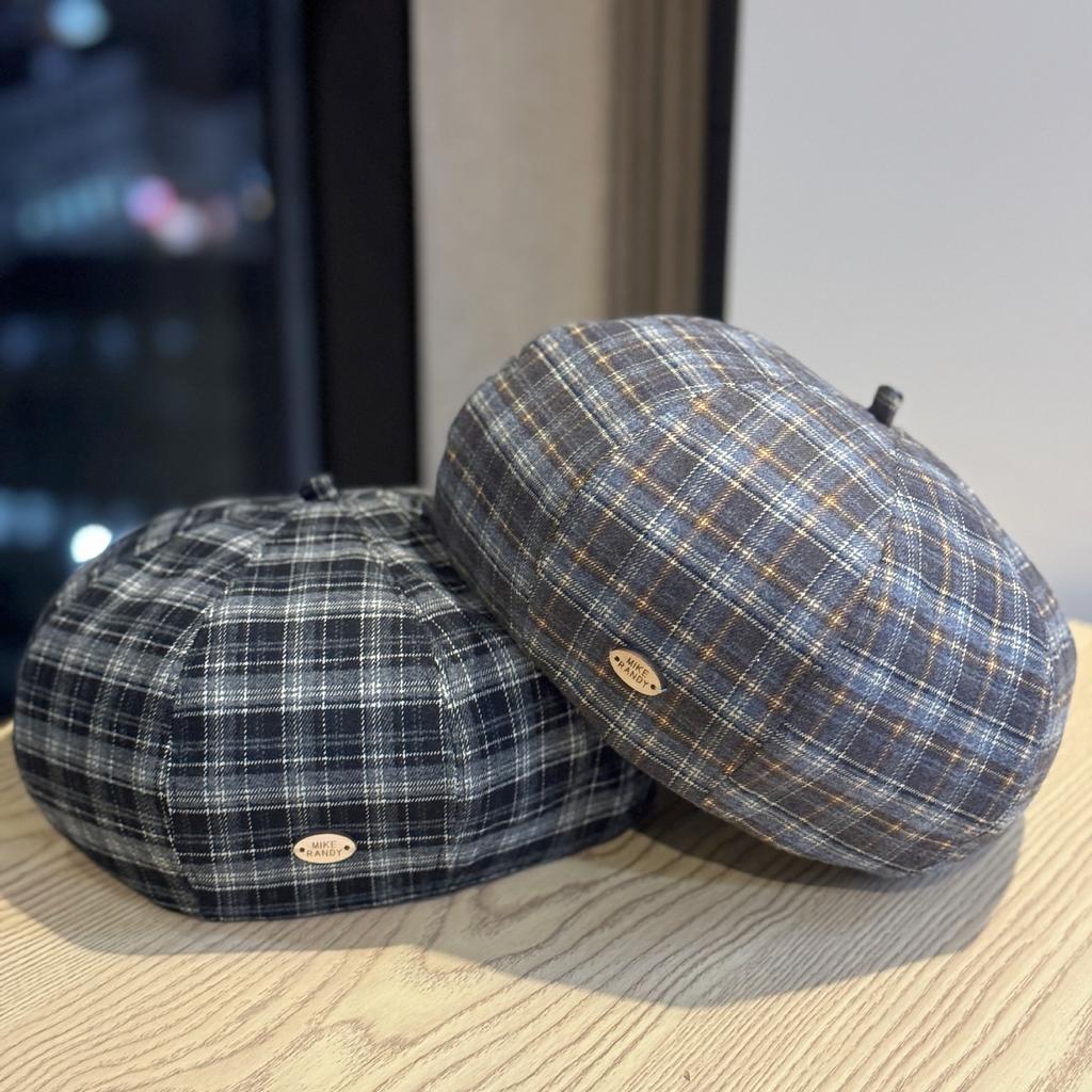 Koreanische Version Einfache kleine Etikett Karomuster Baskenmütze für literarische Frauen Retro All-Match Malermütze Großer Kopfumfang Kürbishut