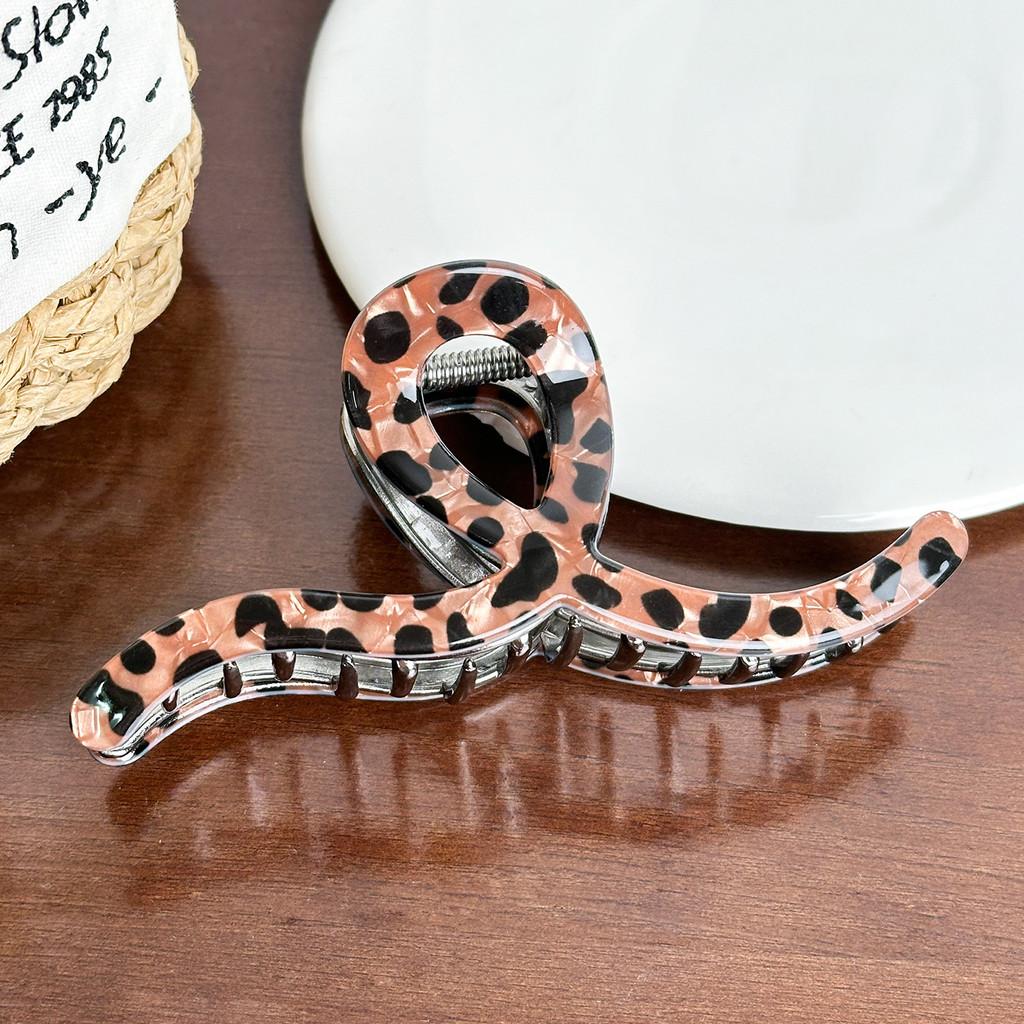Elegant Vintage Leopard Print Hair Clip Featuring Durable Alloy Material For Stunning Updos And Everyday Styles