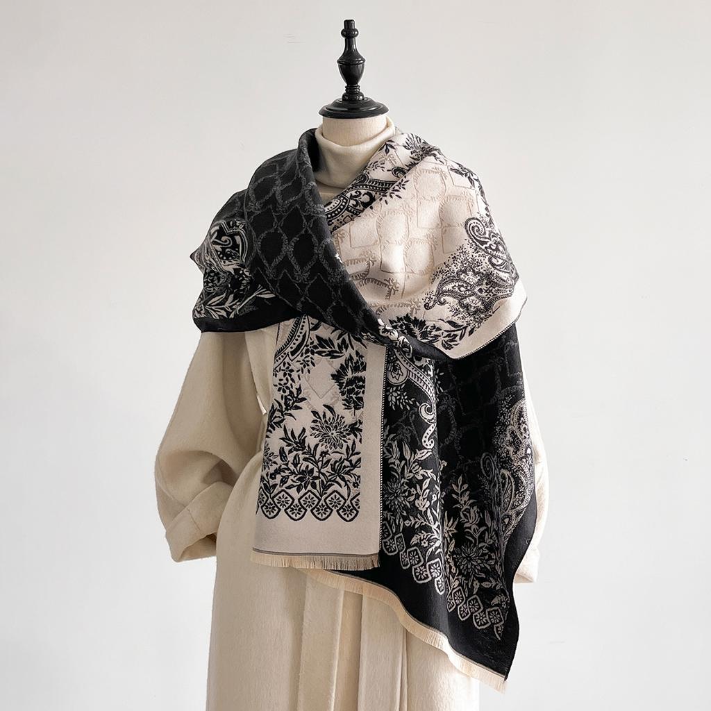 Paisley Cashew Design Faux Cashmere Women's Scarf Winter Thick Warm Blanket Scarf Fashionable Luxurious Accessory