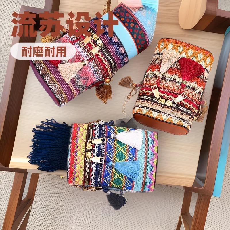 Fashion Bohemian Ethnic Style Women's Straw Woven Shoulder Messenger Bag Retro Casual Tassel Bucket Bag