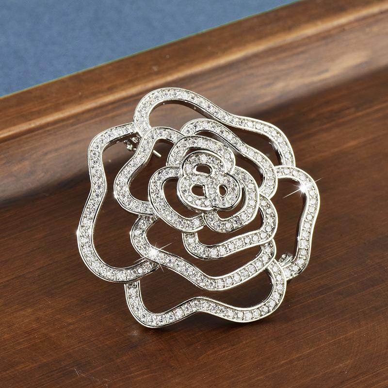 Autumn And Winter Full Of Diamonds, Rose Clothes, Corsage Temperament, Fashionable Flower Brooch, Classic Rose Accessories