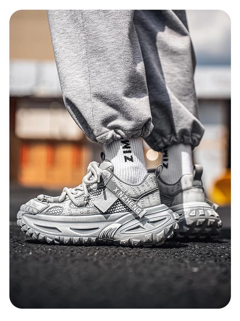 Men's Light Luxury Mesh Sports Shoes: Non-Slip, Breathable, Thick Sole, Height-Increasing, Autumn/Winter Casual Running Dad Shoes.