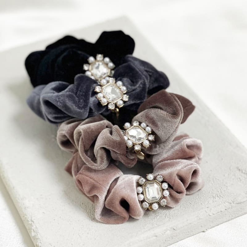 BESTY Royal Velvet Bianca Hair Scrunch