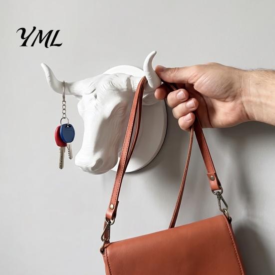 Modern Black Wall Hook Bull Head Hat Rack, Lightweight Wall-Mount Key Holder, Decorative Coat Horn Rack Hook, Retro Animal Hanger for Home Decoration