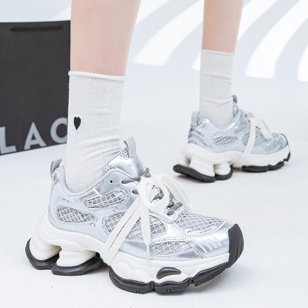 In the spring of 25, the new retro and old thick-soled heightening dad shoes for women's galaxy particles fashion trend casual shoes for women