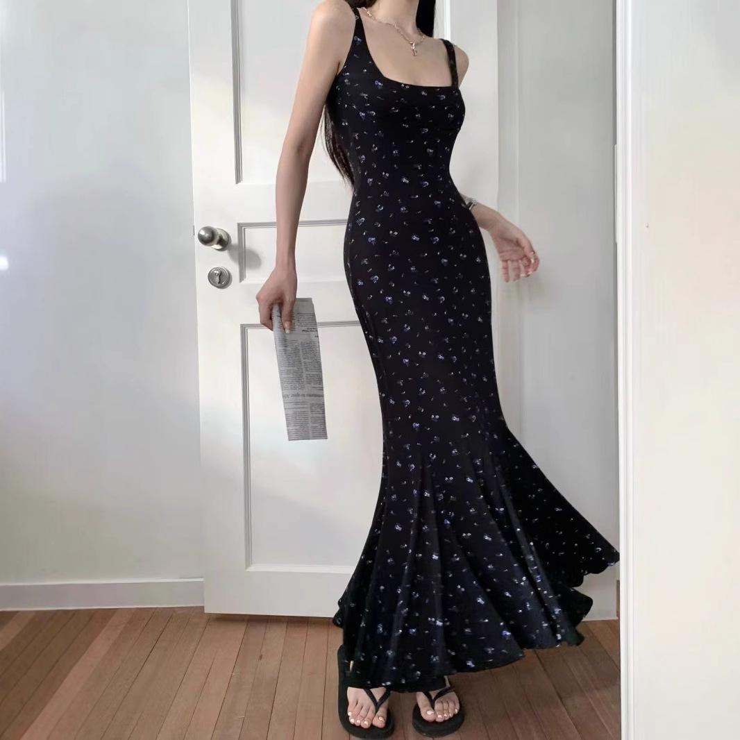 

Платье бодикон большого размера с квадратным вырезом, французским цветочным принтом и юбкой «рыбий хвост» на бретелях-спагетти M чёрный