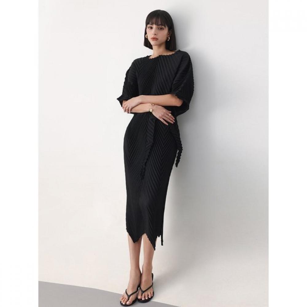 Brandname Diamond Pleats Dress