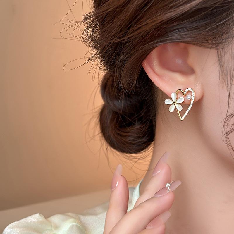 BELLA BOX Silver Needle Light Luxury Zircon Pearl Earrings, High-end And Elegant Light Luxury Stud Earrings