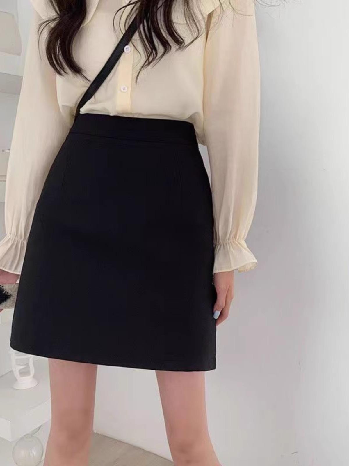 

Весна 2025 Черная юбка А-силуэта с высокой талией - Модный облегающий преппи стиль для женщин M