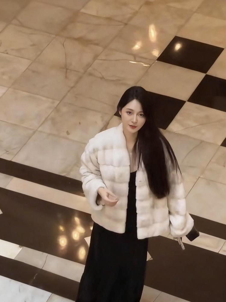 Goddess Mink Faux Fur V-Neck Winter Coat for Women