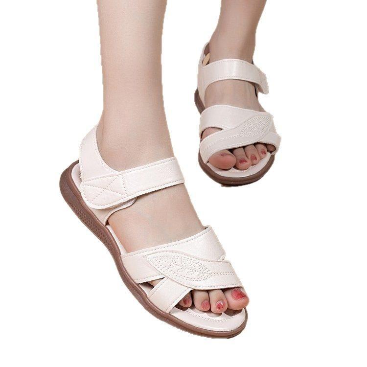 Soft leather soft sole beef tendon mother sandals women's 2025 summer new flat bottom middle-aged and elderly comfortable fashion women non-slip
