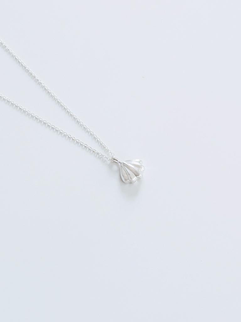 Still Instant Shell Flow Necklace
