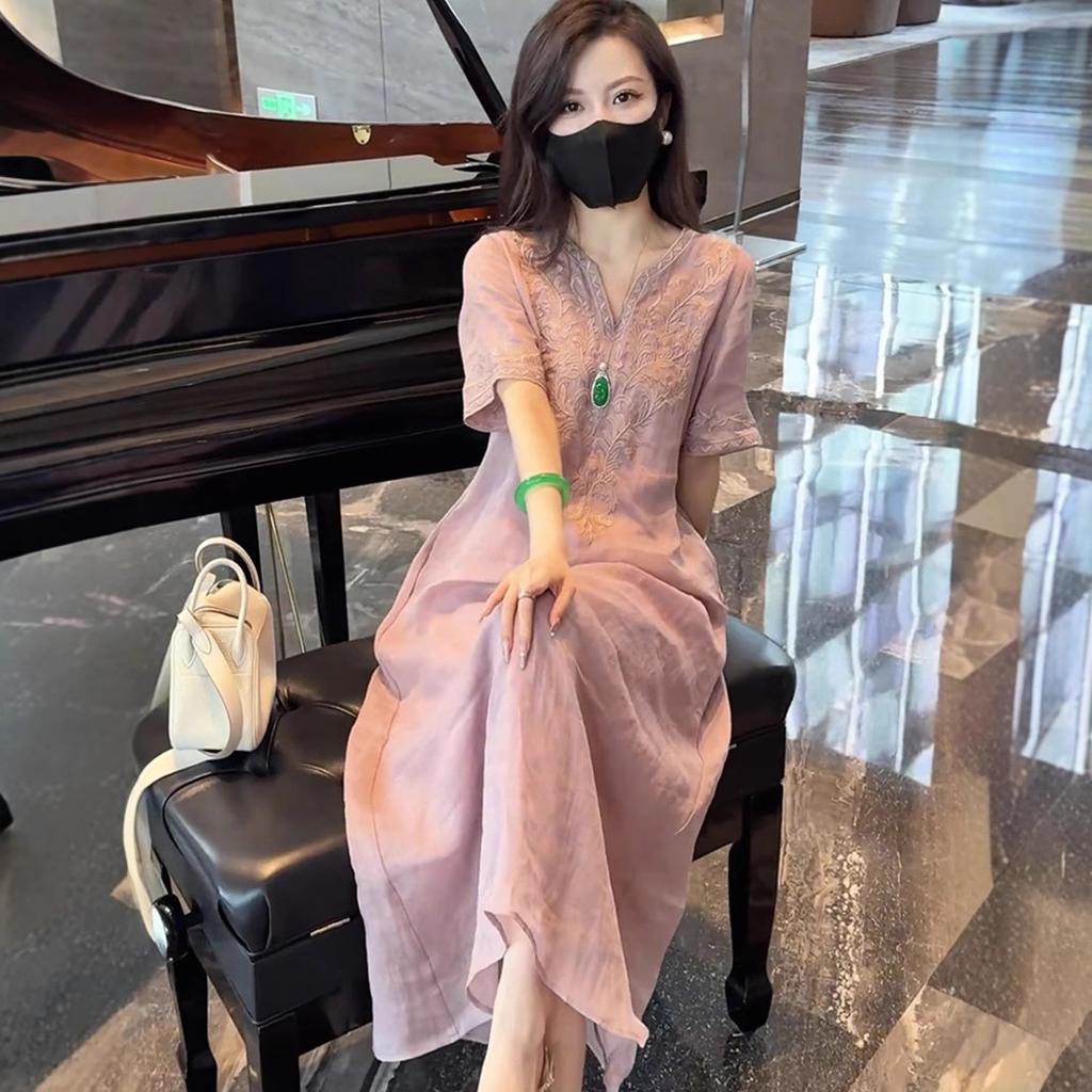 New Chinese style national style heavy industry embroidery V-neck dress women's 2025 summer new loose and thin temperament long skirt
