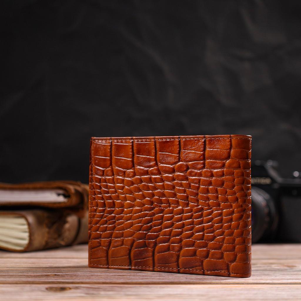 Teksturowany portfel męski bez zapięcia w formacie poziomym wykonany ze skóry naturalnej z wytłoczeniem krokodyla CANPELLINI 21761 Brązowy