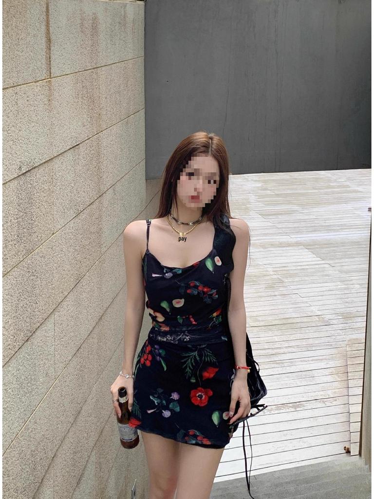 Low-Neck Off-Shoulder Slim-Fit Printed Camisole Dress, Waist-Cinching, Hip-Hugging, Summer Style for Women