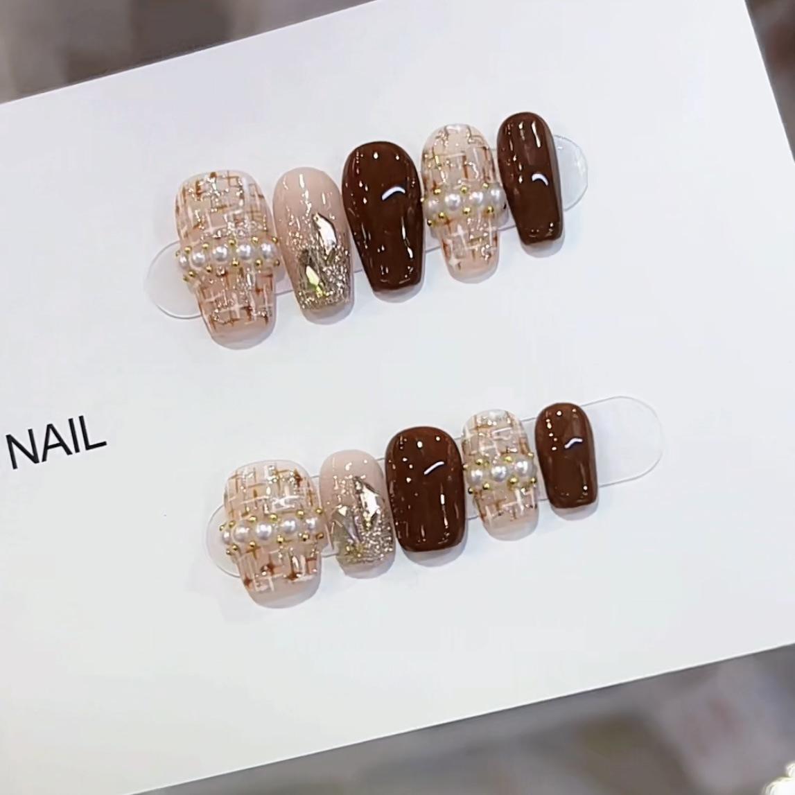 

Чисто ручная работа Осенний новый стиль Фототерапия Носимая броня Кошачий глаз Темперамент Коричневый Стиль маленького аромата Патч для нейл-арта large L