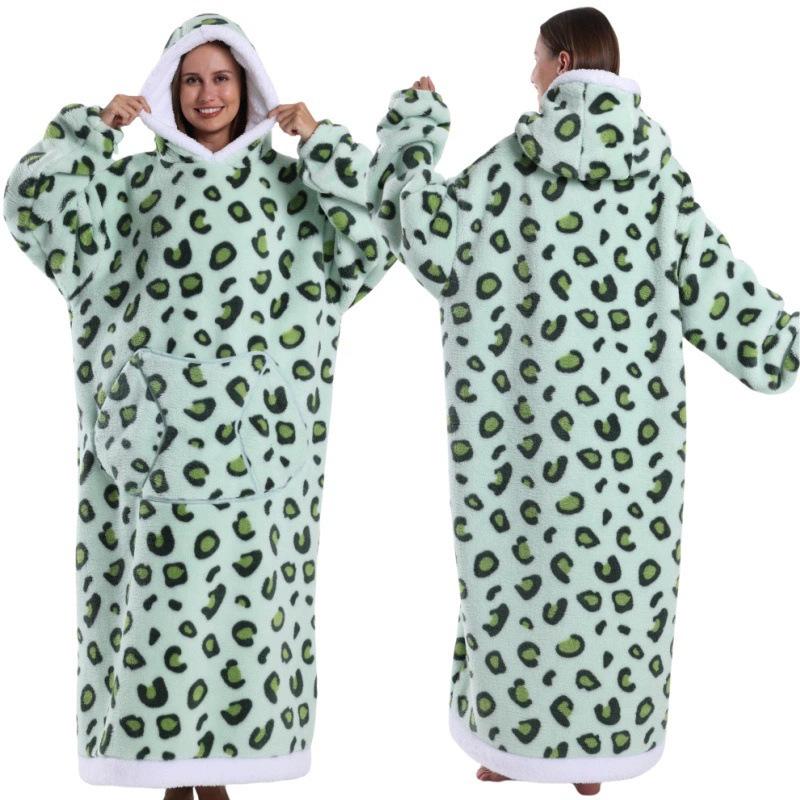 Autumn and winter sports and leisure warm TV blanket senior women's plush comfortable soft bathrobe warm fluffy robe