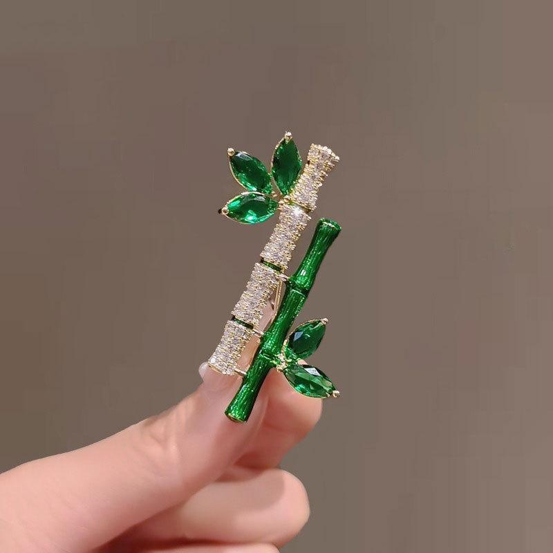 Elegant Hand-Painted Bamboo Brooch: Green Crystal Cheongsam Pin