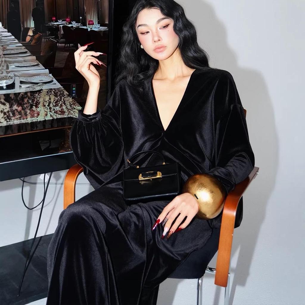 Black Velvet V-neck Lantern Sleeve Vintage Dress