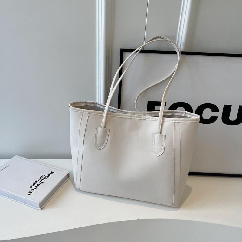 Stylish Tote Bag For Women With Spacious Capacity And Trendy Street Style Design