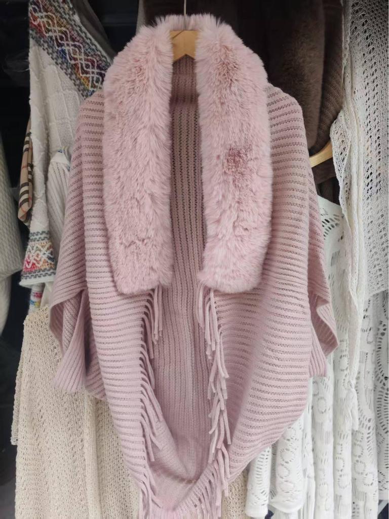 Women's Korean Style Knitted Batwing Sleeve Tassel Cloak with Fur Collar - Autumn/Winter 2025
