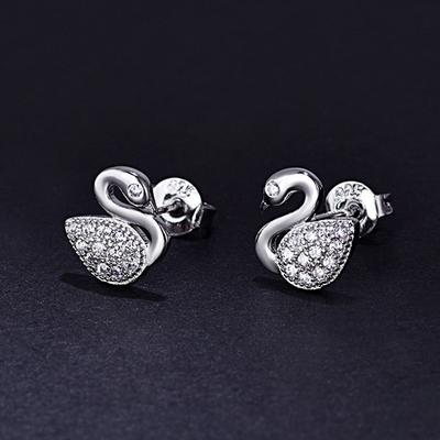 Orecchini semplici a forma di cigno con diamanti scintillanti, zirconi micro-incastonati, orecchini popolari per studentesse, antiallergici