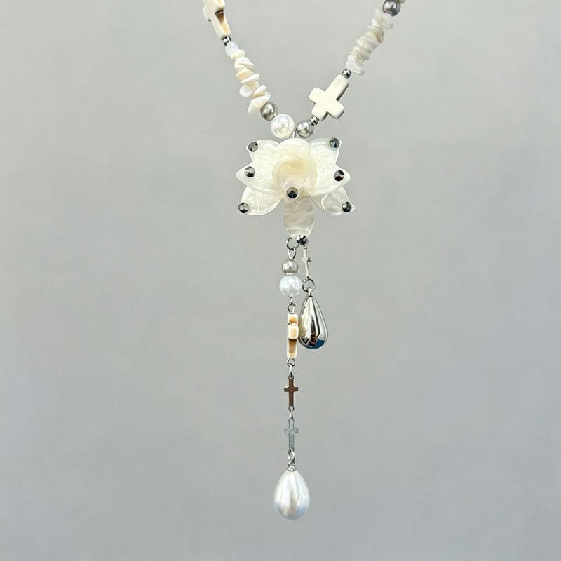 [White Flower Fairy Rhyme] Bohemian Heavy Industry Beaded Flower Necklace Female Retro Unique Personality Long Clavicle Chain