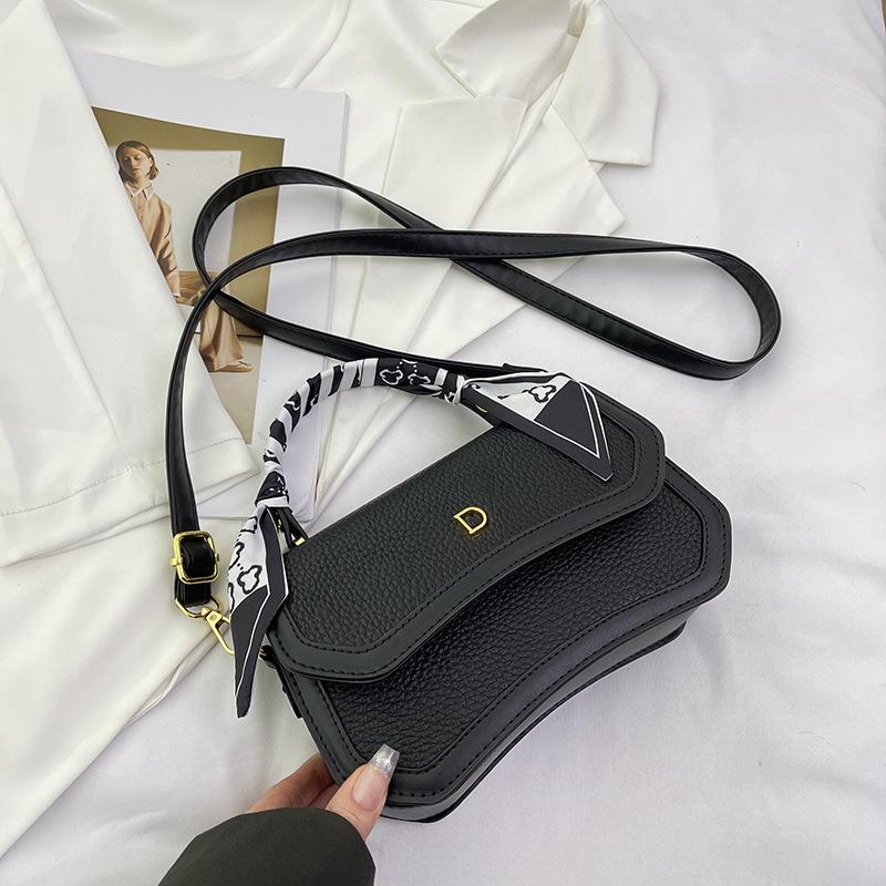 

New niche design silk scarf contrasting color flip bag portable shoulder oblique span versatile women s bag чёрный