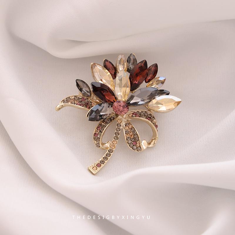 

Элегантная брошь-булавка в виде жемчужной бабочки – изысканный аксессуар для одежды