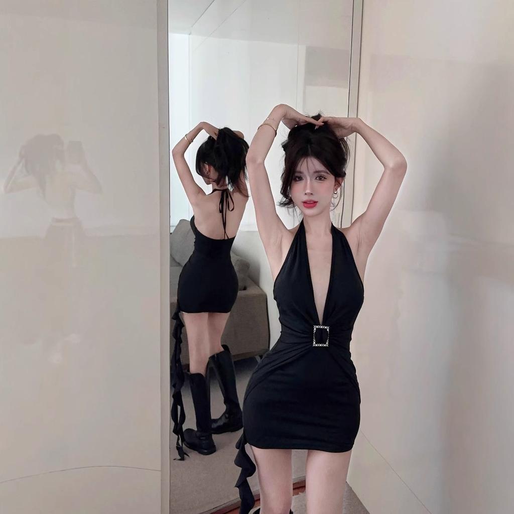 Be careful with the inner battle skirt, deep V-neck lace-up neck dress, women's pure desire sexy backless streamer hip-wrapped short skirt