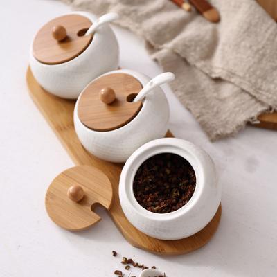 Sada keramických koření s bambusovým tácem | Organizér na koření a dochucovadla do kuchyně