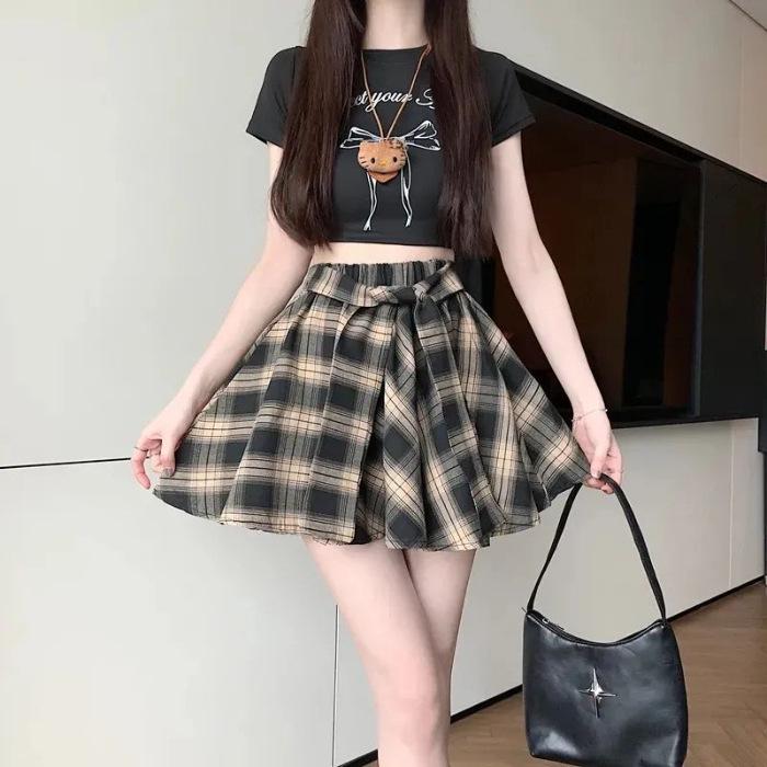 Retro Plaid High-Waisted Women's Skirt - Versatile and Slimming