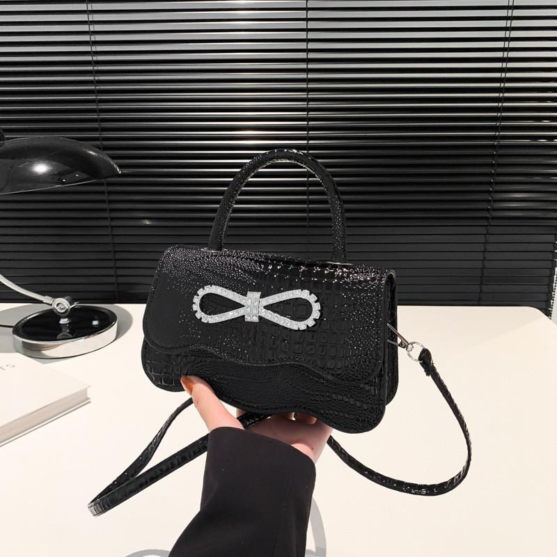 Trendy Butterfly Knot Small Square Bag For Women 2024 Chic Simple Pu Handbag In Stylish Colors чёрный