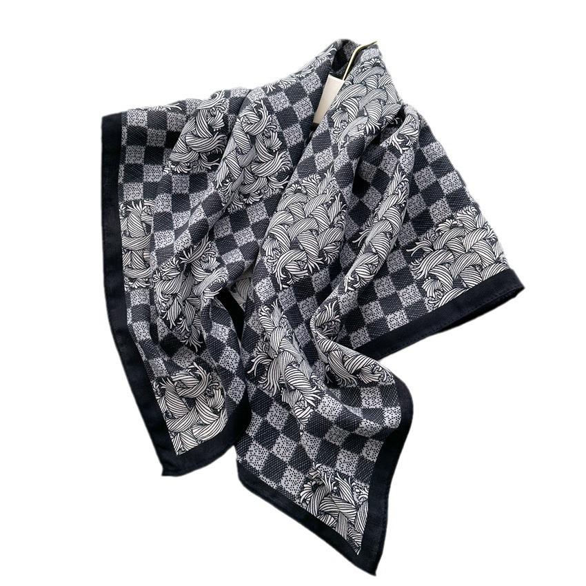 Korean Version of Qiandongge Silk Scarf, Thin Small Square Scarf, Luxury Temperament Herringbone Pattern Headscarf, Imitation Velvet Shawl, Scarf.