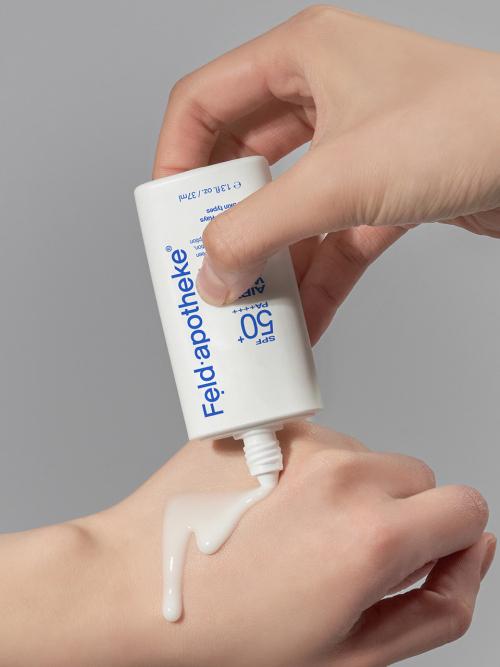 [Feld Apotheke] Airy Water Sun Cream Professional 37ml x 2 with Mini Cleanser & Samples