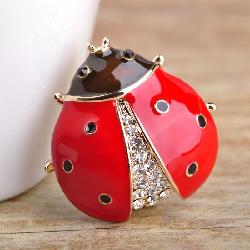 Nyckelpiga Emalj Brosch Pins Dam Bukett Ogräsrensning Storlek: längd 2,6 *Bredd 2,7 cm