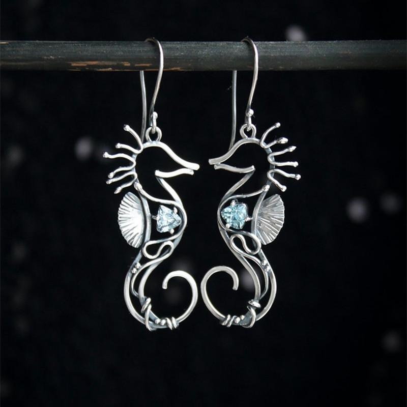 Vintage Silver Diamond Inlaid Seahorse Shaped Earrings Exquisite Alloy Hand Wound Metal Party Shopping Women 'S Earrings Jewelry