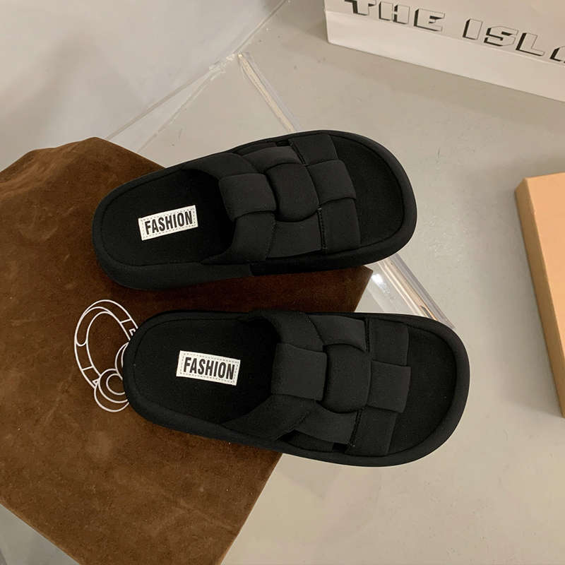 Casual muffin bottom Korean version lazy small man bread sandals girl 2025 summer new thick bottom woven belt slippers