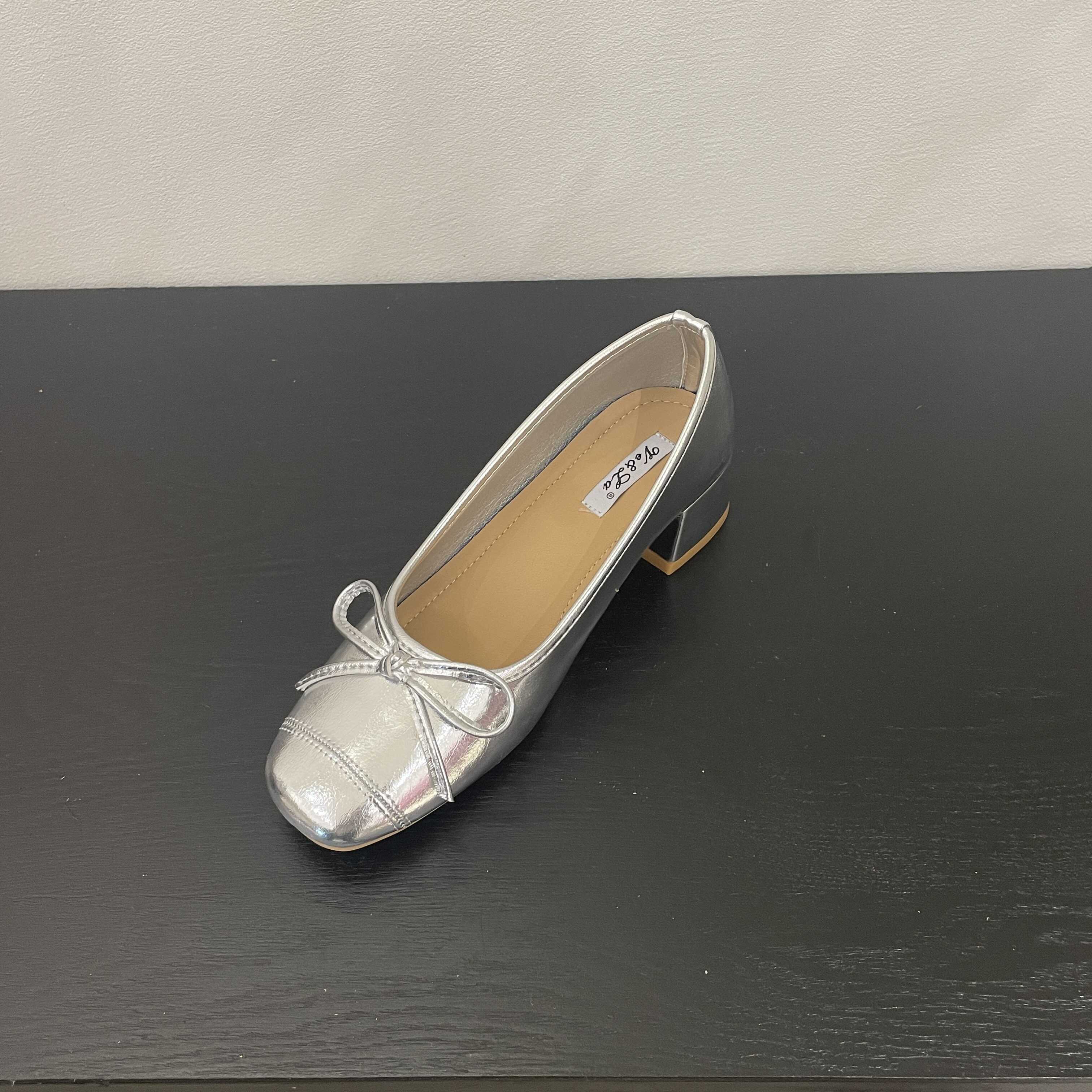 

Мода Танцуем Мода Элегантные Красные Балетки Женские Туфли Слипоны Лоферы Круглый Носок Квадратный Каблук Бант Повседневные Весна Осень Низкий Каблук 39 серебряный