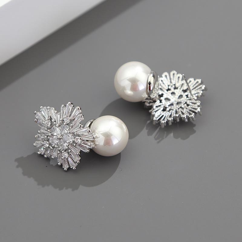 Personality Inlaid Zircon Snowflake Pearl Stud Earrings, High Sense Fashion Temperament Earrings, Female Celebrity Light Luxury Style Versatile