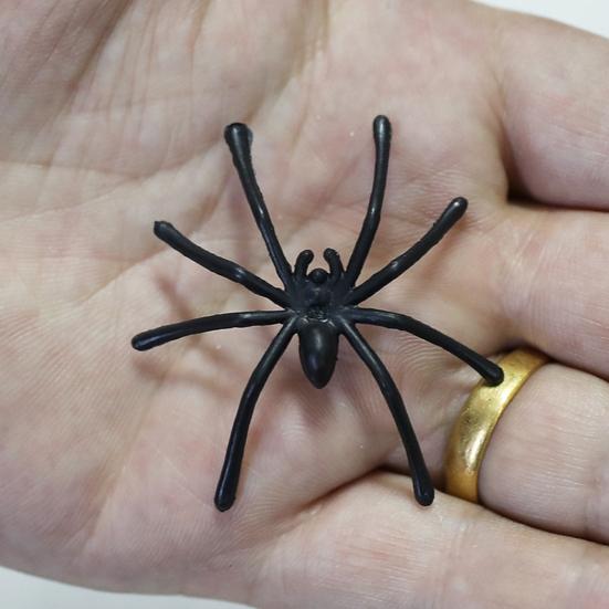 30Pcs Fake Spider Toys Realistic Appearance Small Size Prank Scary Black Spiders Halloween Decoration Photography Prop