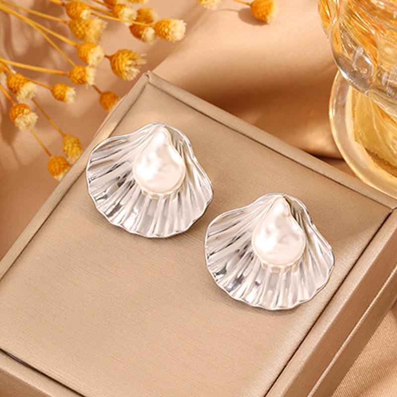 Ocean Series Stainless Steel Pearl Stud Earrings: Simple & Versatile Resort-Style Shell Pearl Titanium Earrings