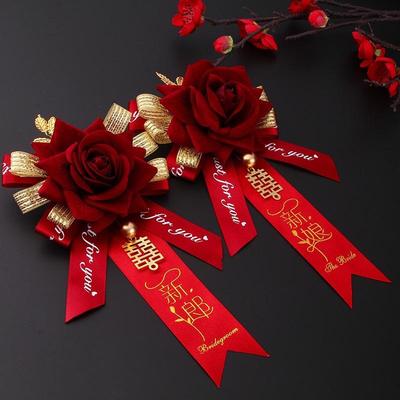 Corsage Wedding Set: Family, Groomsmen & Bridesmaids Boutonnieres for Welcoming Parents.